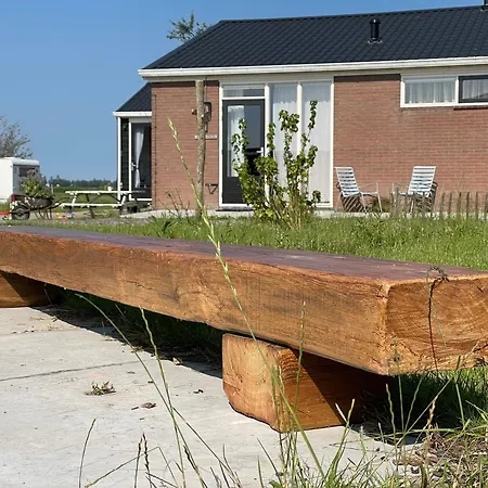 Vintage Caravan In Old Orchard At Farm Huize Blokland Κάμπινγκ